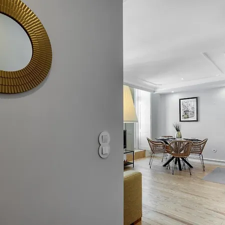 Apartment Beautiful 2 Bedroom With Views In Rua Augusta Lisbon