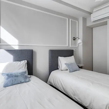 Apartment Beautiful 2 Bedroom With Views In Rua Augusta *