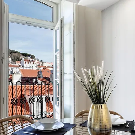 Beautiful 2 Bedroom With Views In Rua Augusta * Lisbon