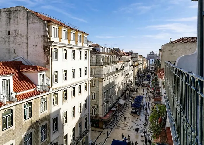 Beautiful 2 Bedroom With Views In Rua Augusta Apartment