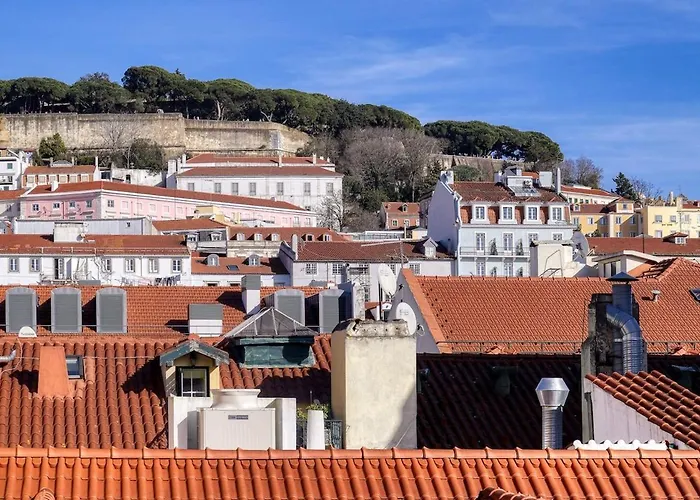 Beautiful 2 Bedroom With Views In Rua Augusta