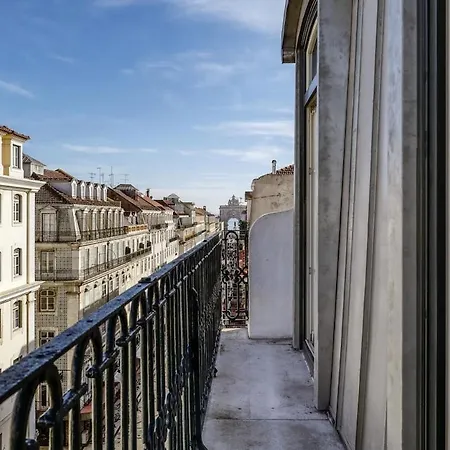 Lisbon, Stylish & 2-bedroom On Rua Augusta *