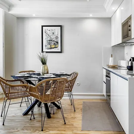 Lisbon, Stylish & 2-bedroom On Rua Augusta Apartment Lisbon