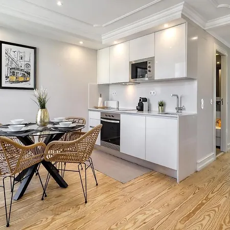Beautiful 2 Bedroom With Views In Rua Augusta * Lissabon