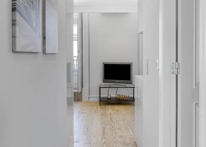 Beautiful 2 Bedroom With Views In Rua Augusta 아파트 *
