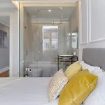 Beautiful 2 Bedroom With Views In Rua Augusta Apartmán *