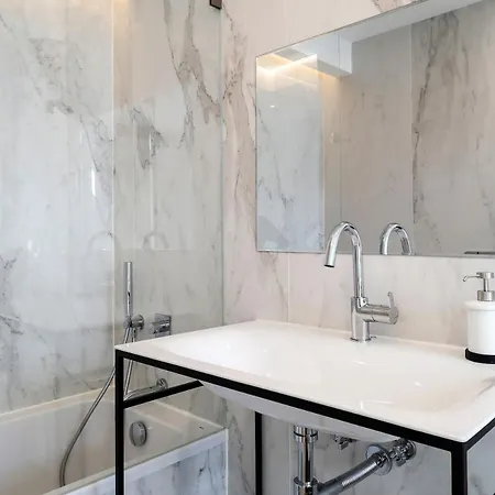 Apartament Beautiful 2 Bedroom With Views In Rua Augusta *